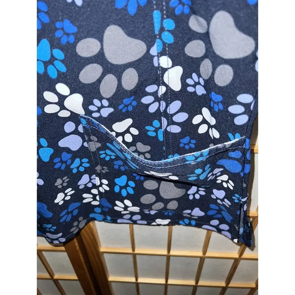 Wonder Wink Women's Size S Small Paw Prints Pet Paws Blue Stretch Scrub Top - Picture 5 of 9